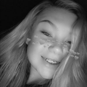 Meet your Posher, Layla